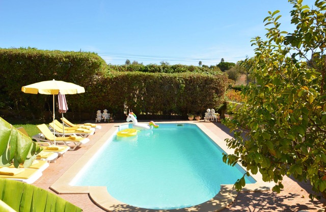 Carvoeiro Beach- 4 bedroom villa with private swimming pool and wi-fi included