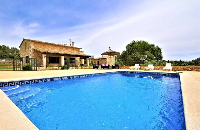 CAS BORRASSOS- Finca with private pool 10 minutes from Palma BBQ Sat TV.and wifi - Free Wifi