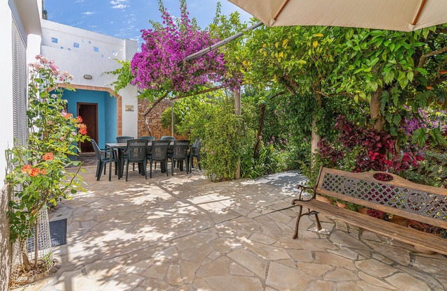 Cas Consul - Four Bedroom Villa, Sleeps 8