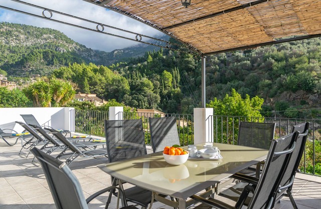 CAS DECU - Wonderful village house with views of the Serra de Tramuntana - Free Wifi
