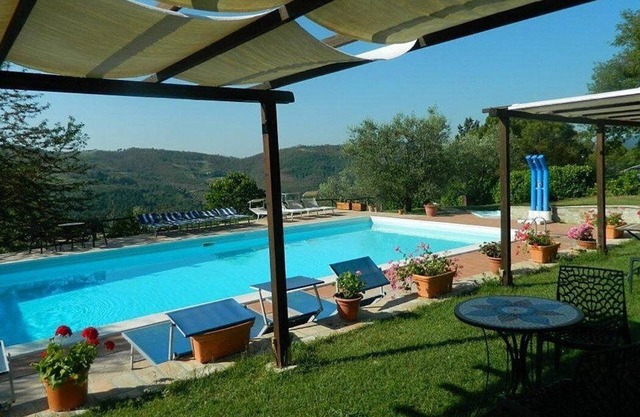 Casa Brina D: A characteristic and welcoming independent house made of stone, with Free WI-FI.