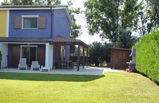 Casa 138, Italy