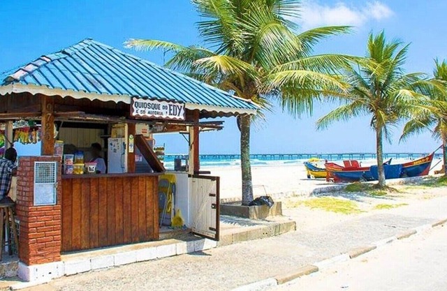Casa a 600m do mar com garagem e pet friendly