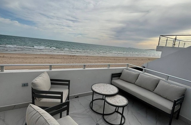 Casa a la Orilla de la Playa!!