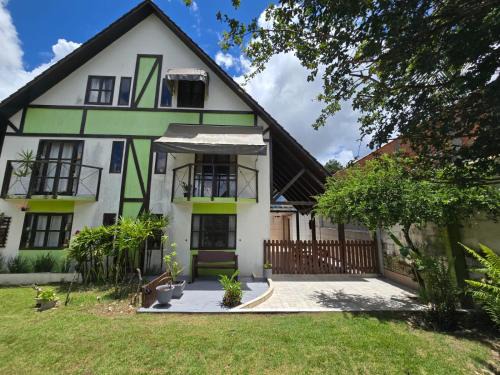 Casa Aconchegante em Condomínio no Centro