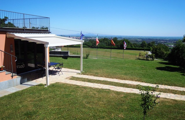 Casa Aiva, in the vineyards on the hills, Pinerolo