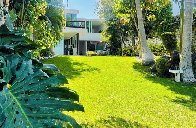 Casa Alfenapa lakeside and pet friendly