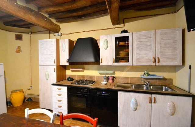 Casa Almo A: A welcoming apartment that is part of an ancient historic building, with Free WI-FI.