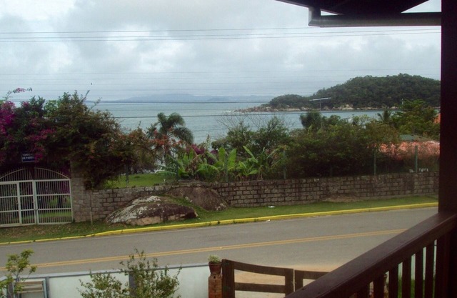 Casa Ampla com Vista ao mar a 50m da Praia