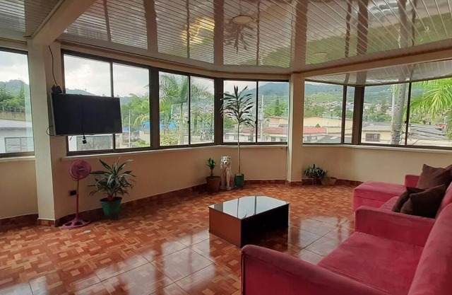 Casa amplia 5 habitaciones 9 camas