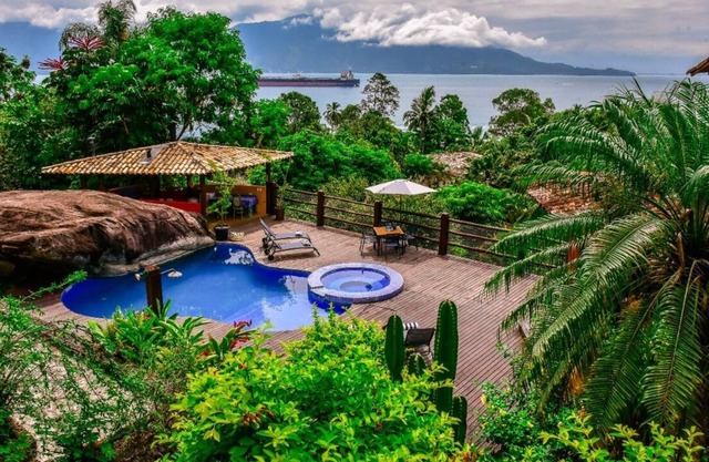 Casa AnaCapri with a beautiful sea view! in Ilhabela