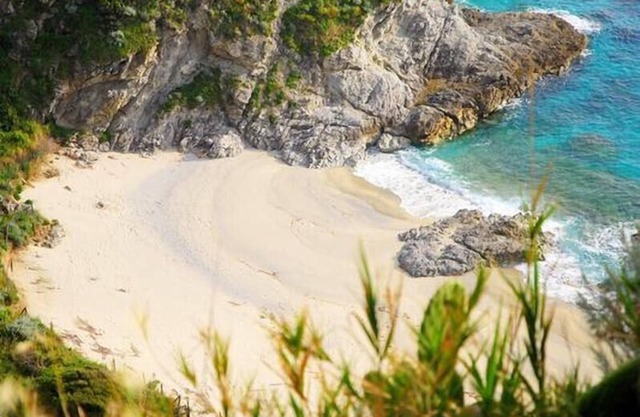 Casa Antonia, for 4 people, with sea view and access to the beach
