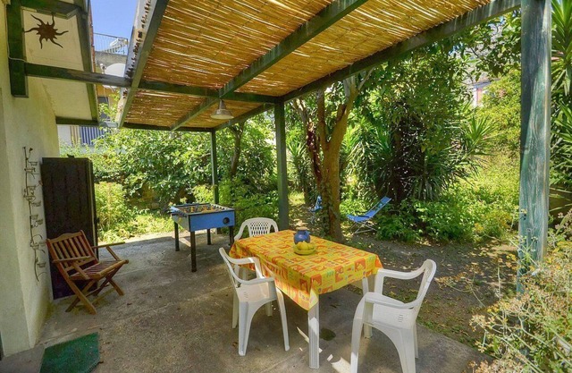Casa Ardesia: A cheerful independent house surrounded by the greenery, with Free WI-FI.