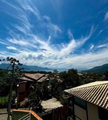 Casa Baguera em Ilhabela com piscina pet friendly