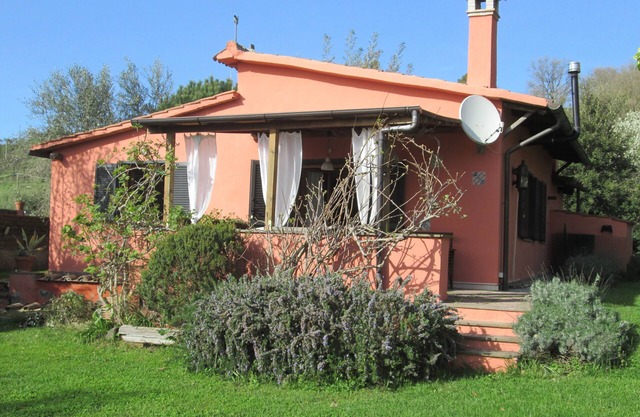 Casa Bella Vista Trevignano Romano Lake Bracciano view country cottage