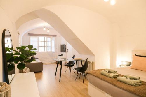 Casa Besalú - Estudio en el centro del pueblo
