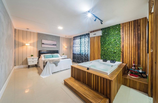 Casa Bombinhas with Jacuzzi and fireplace hosted by Gleison Jayme FotografiaBombinhas
