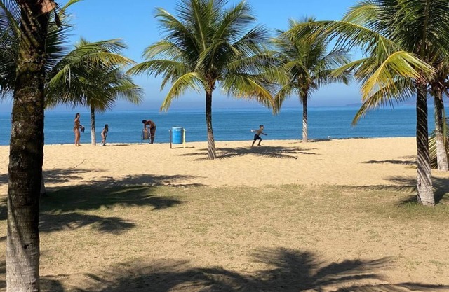 Casa Aconchegante, 3 qts 1 no Térreo; Piscina; Bem Pertinho da Praia!