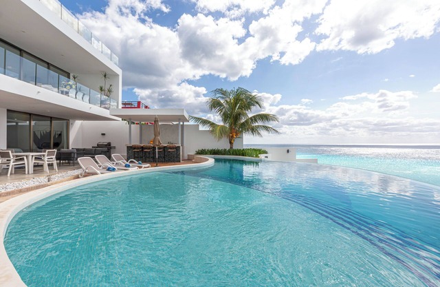 Casa Buena Vista, Luxury Ocean Front Home