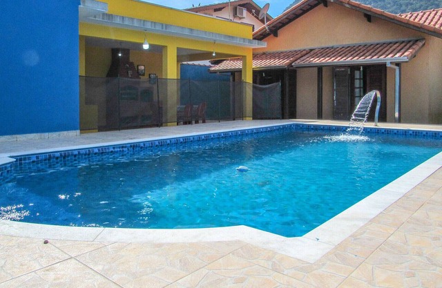 Casa c Piscina e Churrasqueira em Caraguatatuba/SP