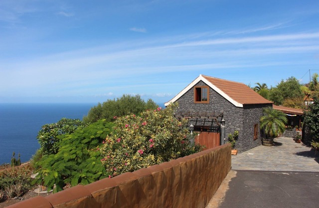 Casa Cabrera