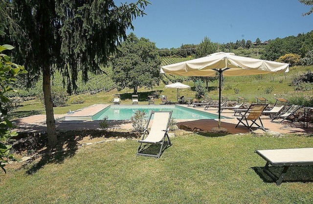 Casa Camomilla A: A pleasant and spacious two-story independent house surrounded by meadows and by green hills, with Free WI-FI.