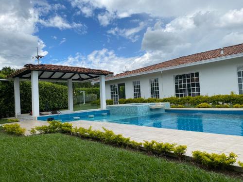 Casa Campestre Las Marias, Cerritos Pereira