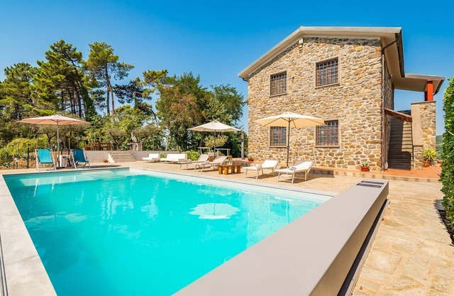 Casa Cardoso - Three Bedroom Villa, Sleeps 10