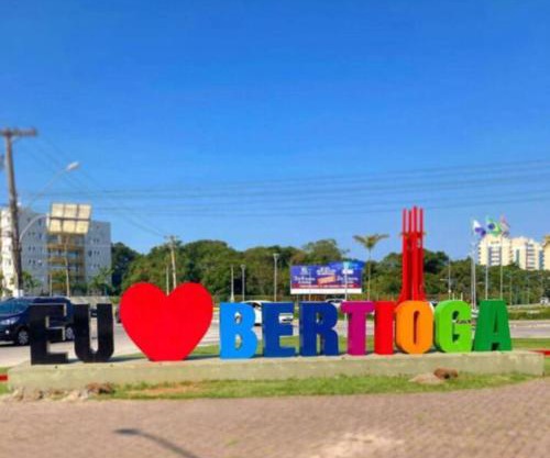 Casa Centro de Bertioga - SP terrea 300 metros da praia - Marcondes 05