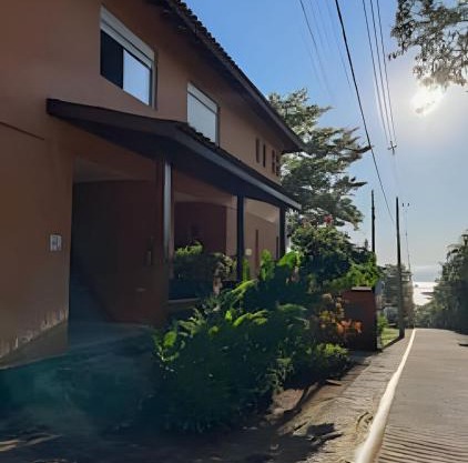 Casa charmosa em condomínio no Sul de Ilhabela