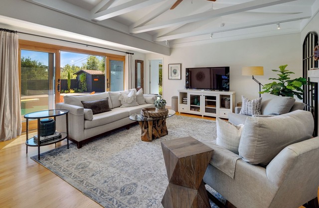 Casa Chiquita-The Coziest in Town, 3 Bed, 3 full Bath, Spa & Pool