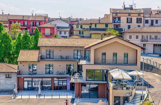 Casa Colbert, Barolo : Entire Palace , 5 Flats