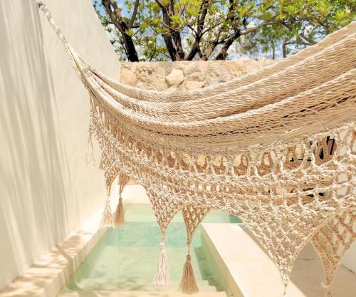 Casa Colibrí con alberca en el centro