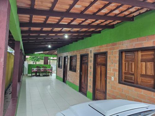 Casa com 3 suítes, cozinha e churrasqueira em Alter do Chão