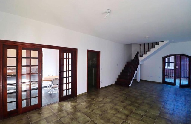 Casa com lazer a 500 metros da praia em Peruibe
