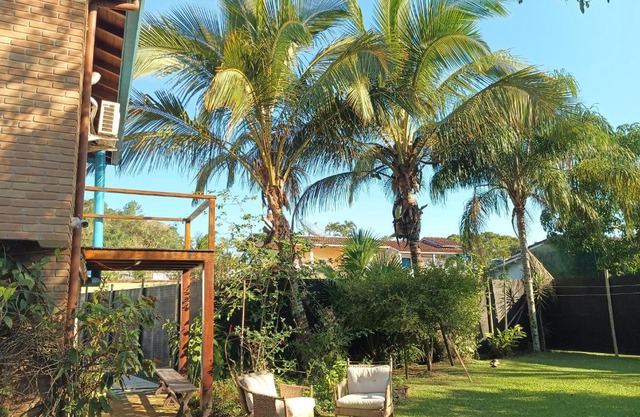 Casa com piscina a 150m da Praia do Lázaro