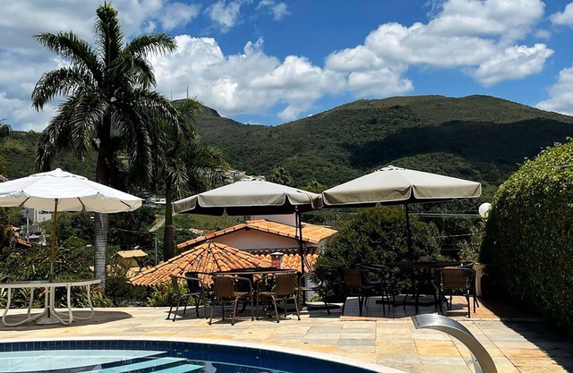 Casa com piscina e churrasqueira em Capitólio/MG