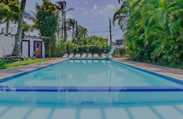 Casa com Piscina a 200m da Praia em Caraguatatuba