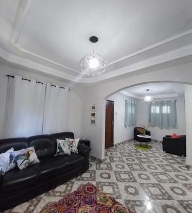 Casa completa e ampla com Wi-Fi e garagem para dois veículos