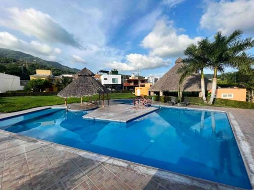 Casa Completa en Real del Country Alberca y Playa
