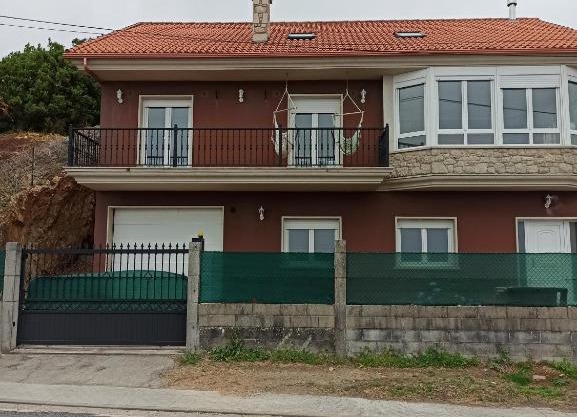 CASA CON ESPECTACULARES VISTAS AL MAR