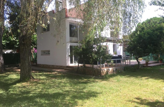Casa con gran jardín cerca de la playa - BAIX