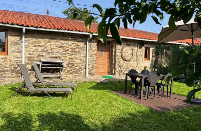 Casa con Jardín Cerrado, Entre Santiago de Compostela y Coruña
