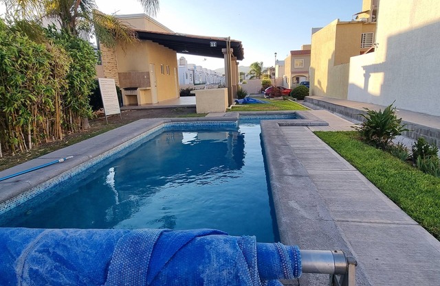 Casa con Alberca Alba Centrica