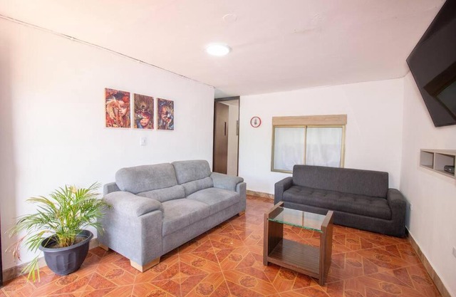 ¡casa con parqueadero! Hogareña y vacacional