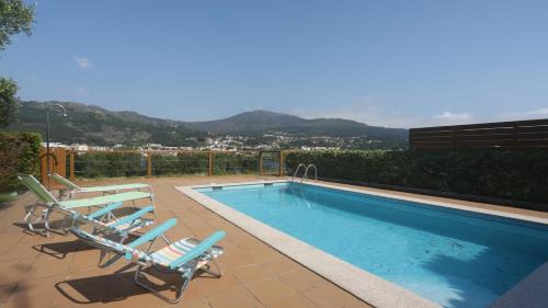 Casa con piscina a orilla del Rio Miño