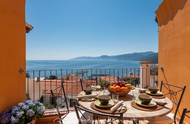CASA CON VISTA MARE