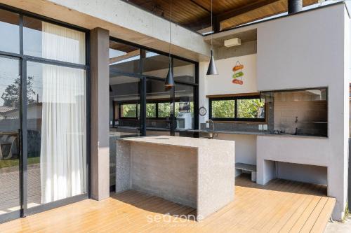 Casa confortável próximo a Praia do Rosa EGI001