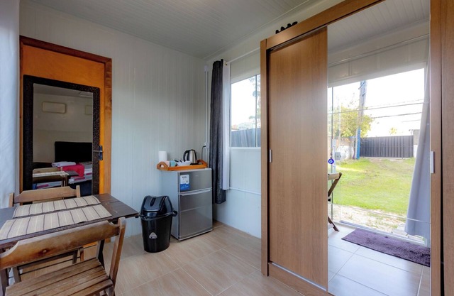 Casa Container: Minimalismo e Estilo a 130m do mar