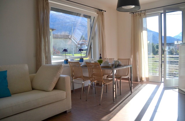 Casa Conte new beautiful apartment balcony Seaview, 8 minutes walk. from the center and lake